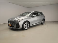 BMW 2-serie Active Tourer - 218i | M-Sportpakket | LED | Navigatie | Sportstoelen | Clima | PDC | DAB | Alu 17 inch
