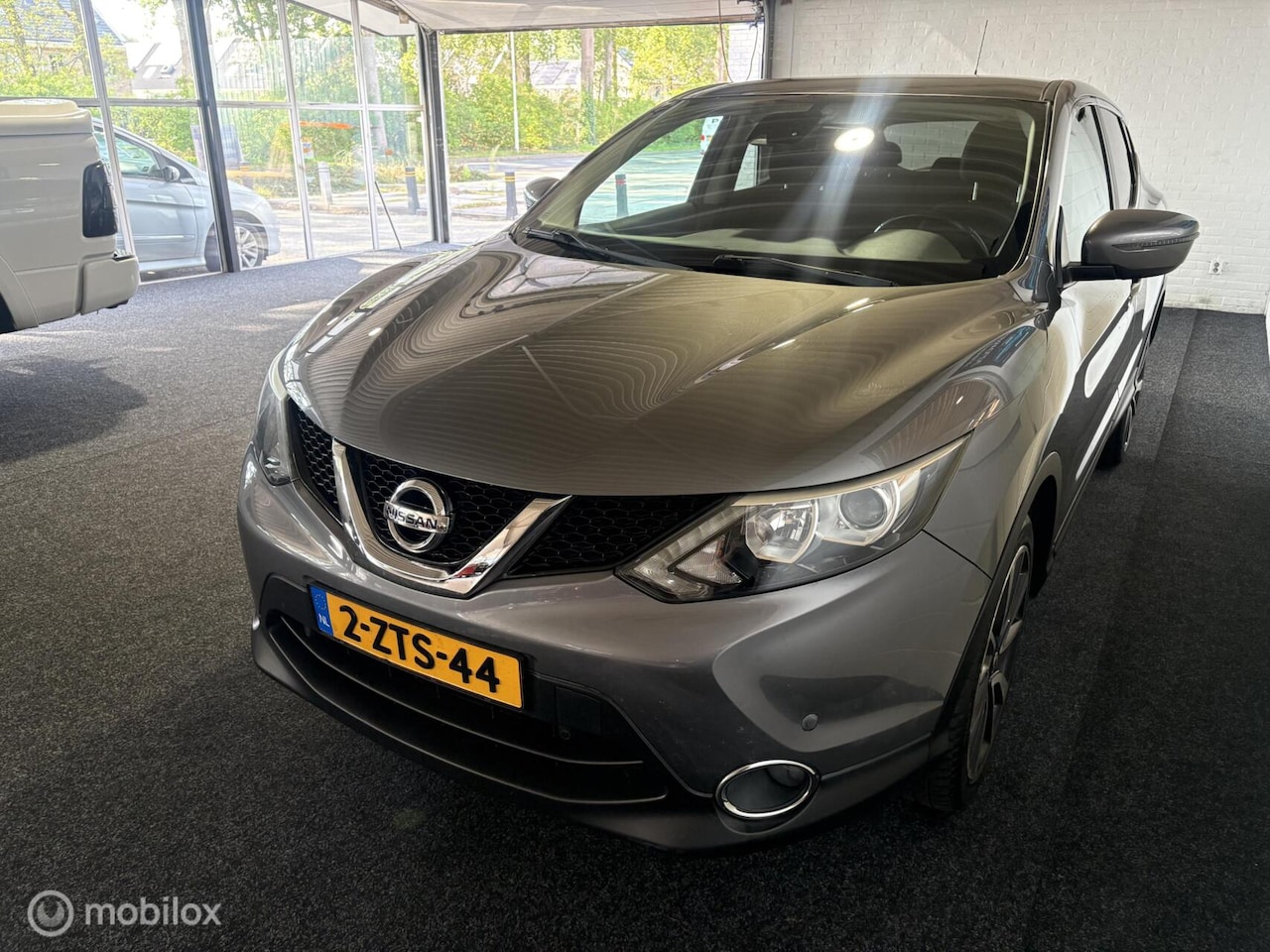 Nissan Qashqai - 1.2 Connect Edition Automaat - Pano - Cruise - Navi - Camera - Trekhaak - PDC