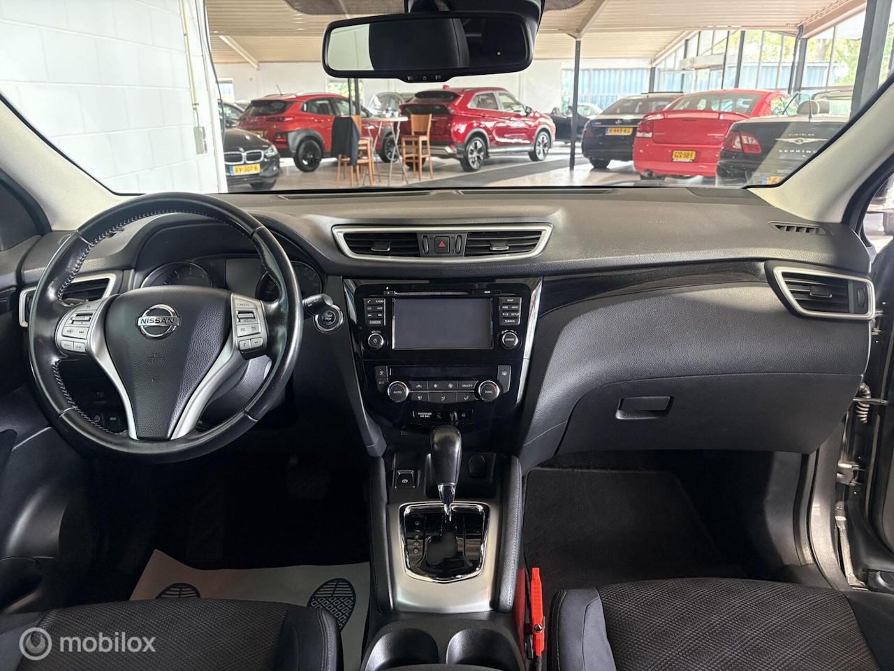 Nissan Qashqai - 1.2 Connect Edition Automaat - Pano - Cruise - Navi - Camera - Trekhaak - PDC