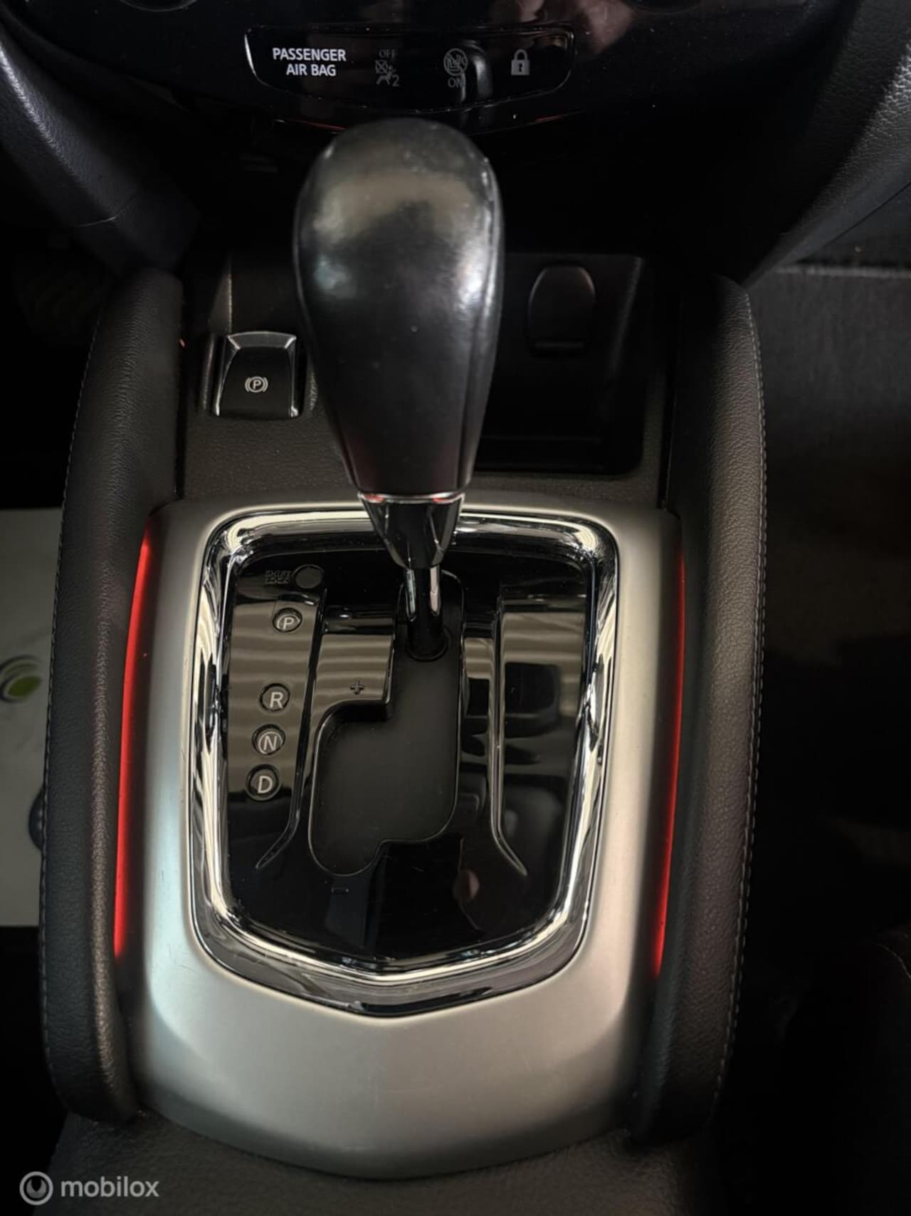 Nissan Qashqai - 1.2 Connect Edition Automaat - Pano - Cruise - Navi - Camera - Trekhaak - PDC