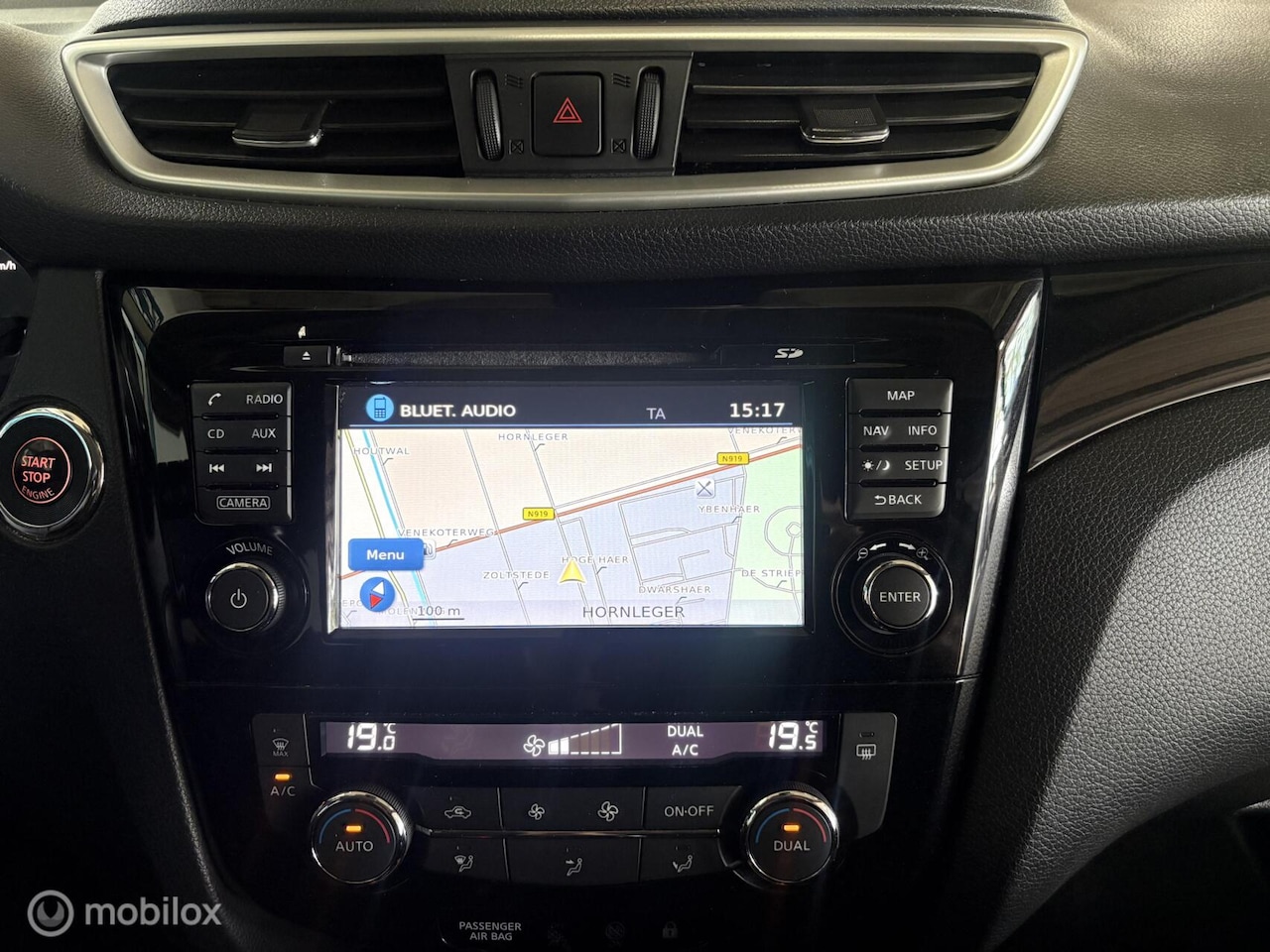 Nissan Qashqai - 1.2 Connect Edition Automaat - Pano - Cruise - Navi - Camera - Trekhaak - PDC