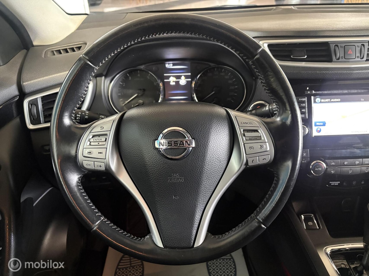 Nissan Qashqai - 1.2 Connect Edition Automaat - Pano - Cruise - Navi - Camera - Trekhaak - PDC