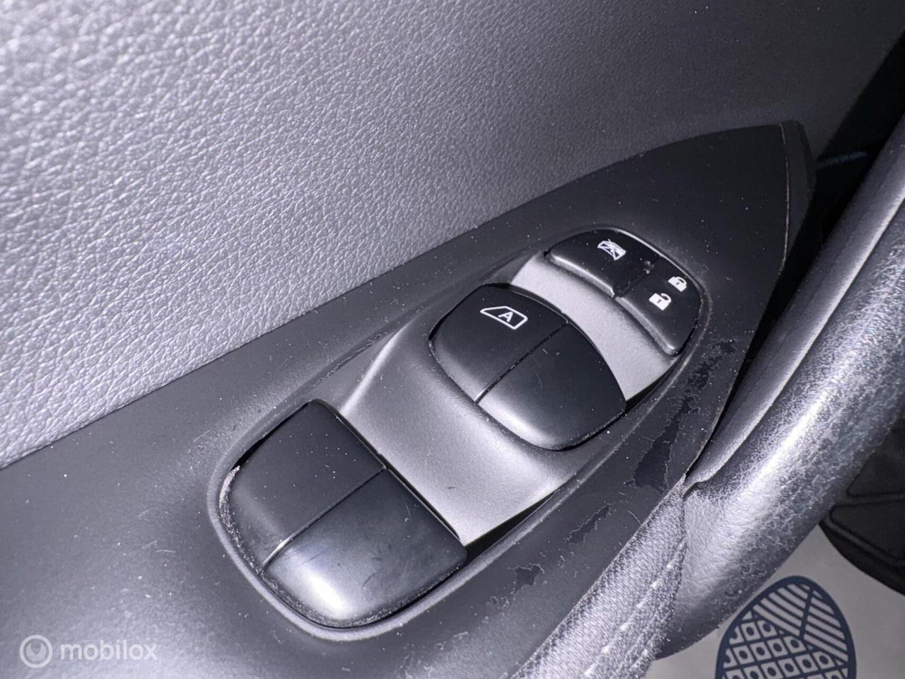 Nissan Qashqai - 1.2 Connect Edition Automaat - Pano - Cruise - Navi - Camera - Trekhaak - PDC