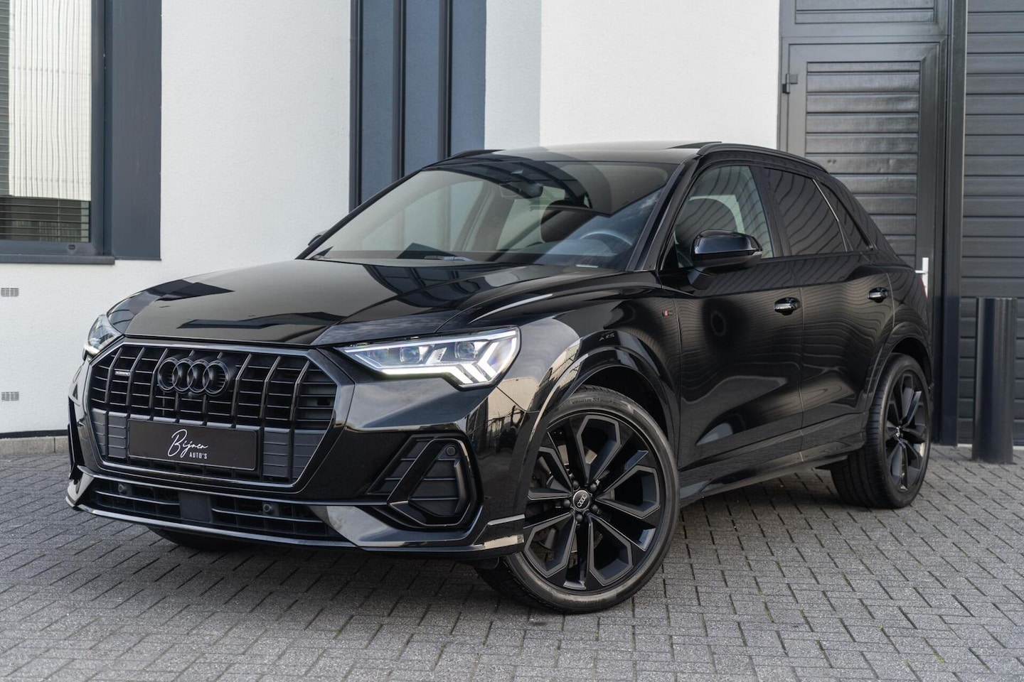 Audi Q3 - 45 TFSI Quattro S Line PANO / MATRIX LED / 360° CAMERA / B&O / VOL LEDER / DCC / KEYLESS / - AutoWereld.nl