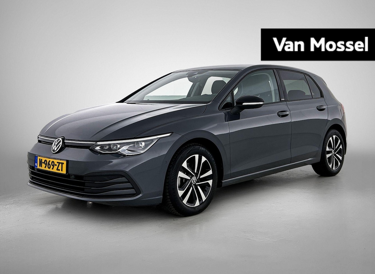 Volkswagen Golf - 1.0 eTSI Life | 110 PK | Automaat | Adaptieve Cruise Control | Trekhaak | Stoelverwarming - AutoWereld.nl