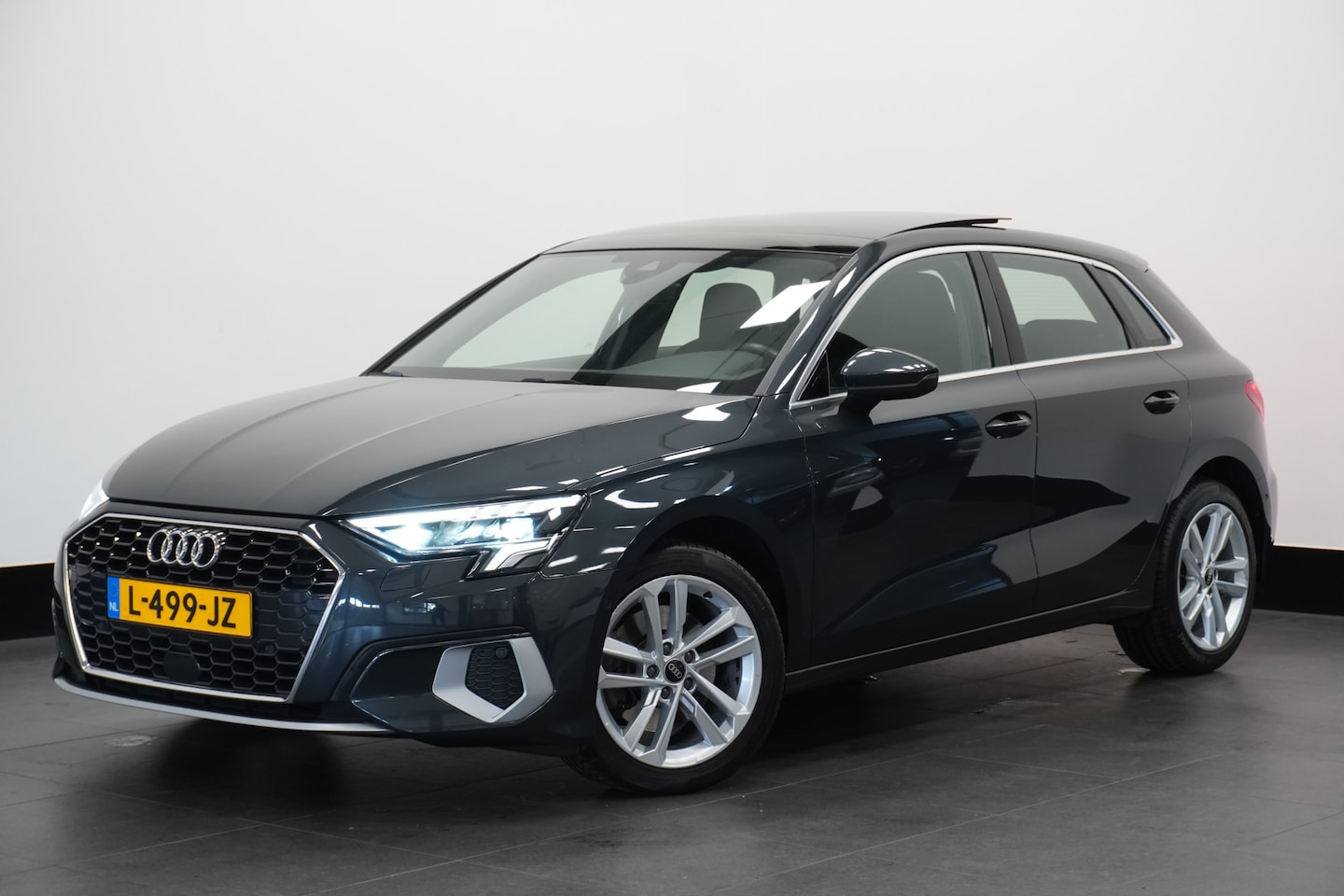 Audi A3 Sportback - 35 TFSI 150PK Business edition Automaat 12MDN garantie | Pano | Camera | Navi | Stoelverw. - AutoWereld.nl