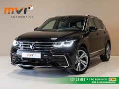 Volkswagen Tiguan - 1.5 TSI 2x R-Line Business+ / 150pk / Trekhaak / NAP / Rondomzicht camera / Keyless /