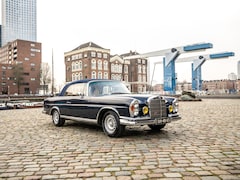 Mercedes-Benz 220 - SE