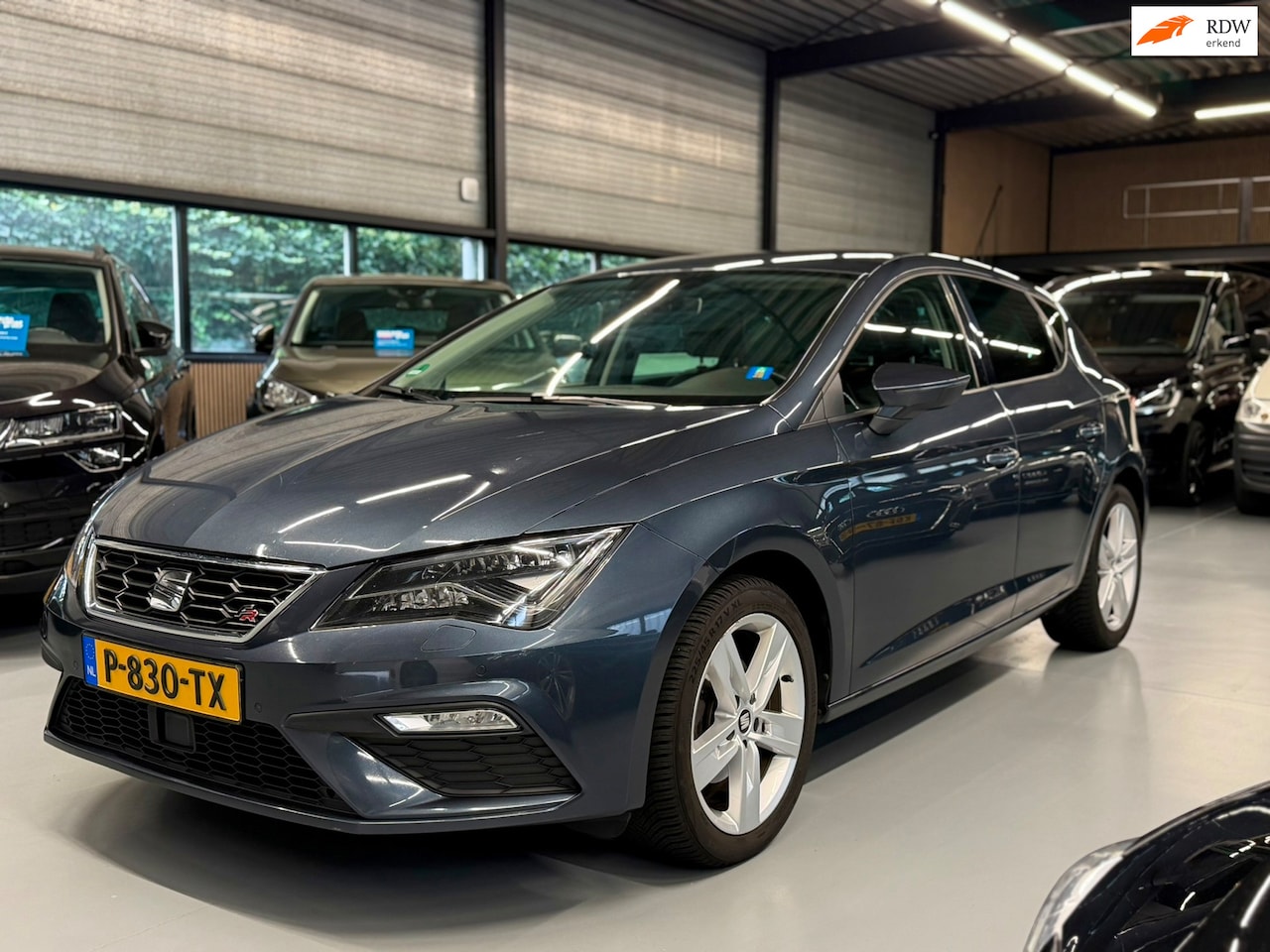 SEAT Leon - 1.6 TDI FR DSG | FULL LED | NAVI | LEDER | 2019 - AutoWereld.nl