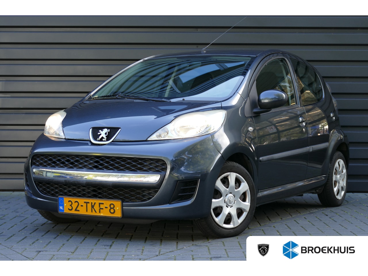 Peugeot 107 - 1.0- 12V 68PK 5-DRS XS / AIRCO / RADIO-CD SPELER / 5-DRS / METAALKLEUR / 1E EIGENAAR / SCH - AutoWereld.nl