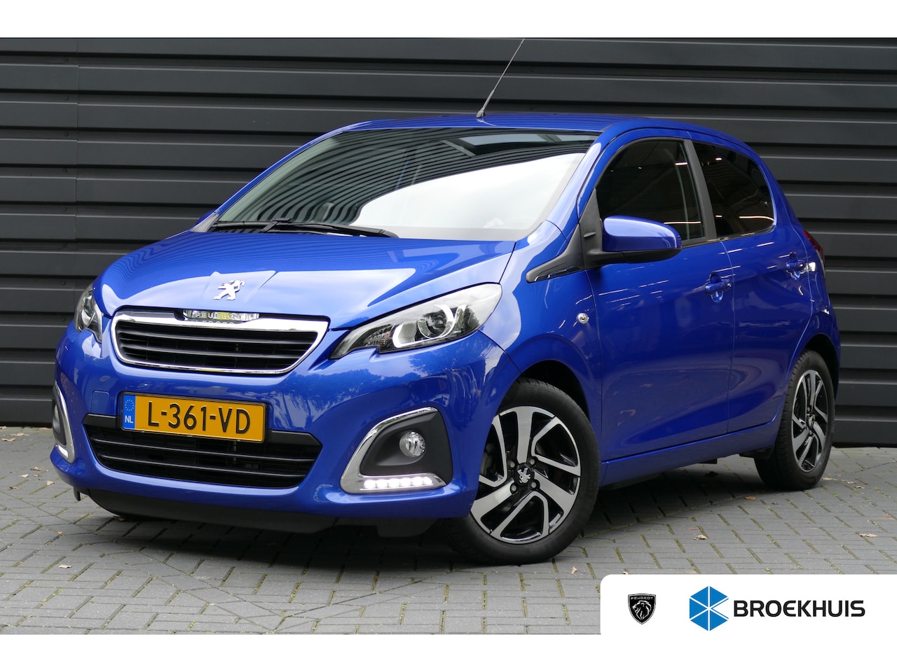 Peugeot 108 - 1.0 E-VTI 72PK 5-DRS ALLURE / CAMERA / 15"LMV / LED / NAVI / CLIMA / BLUETOOTH / - AutoWereld.nl