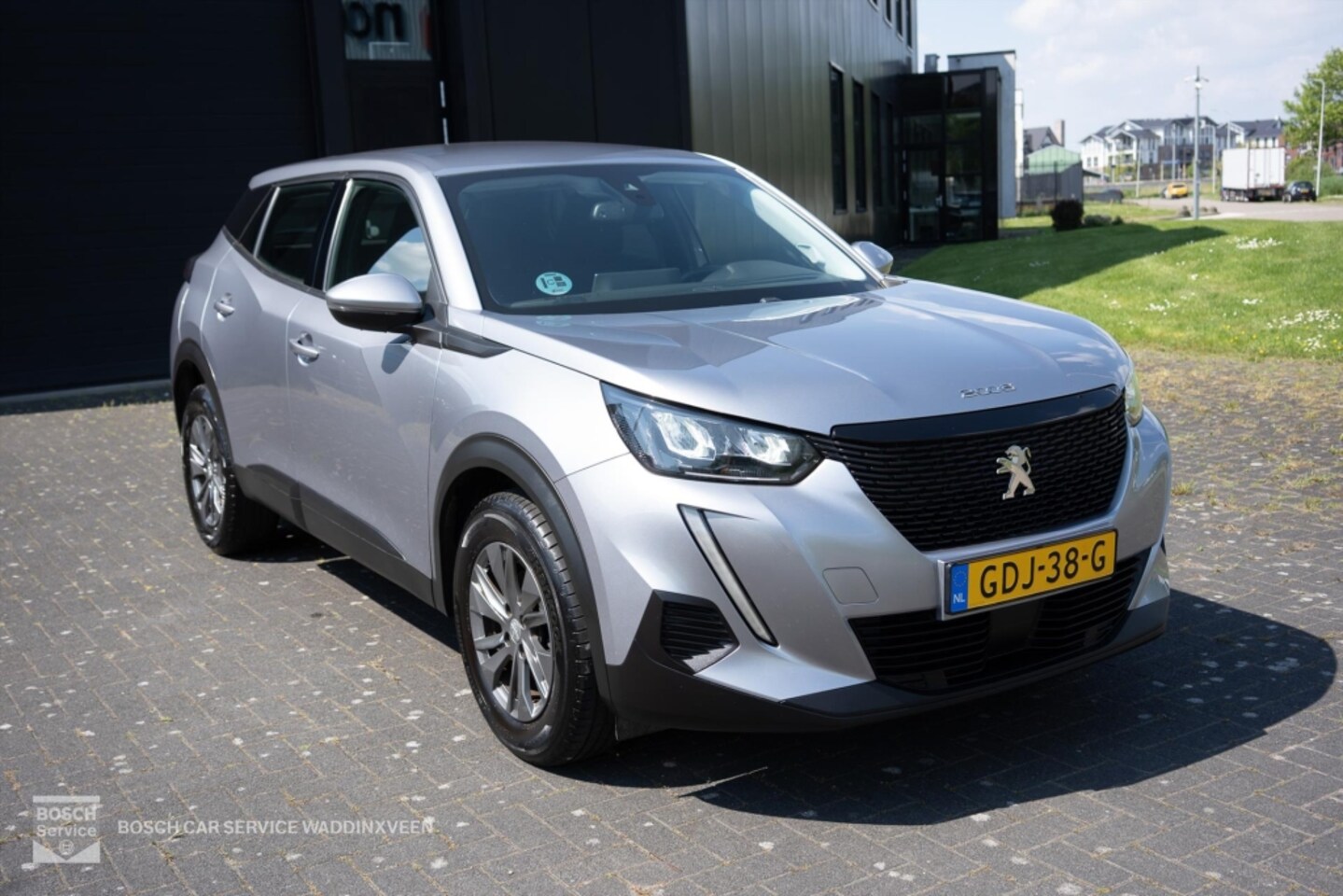 Peugeot 2008 - 1.2 Puretech 100pk - AutoWereld.nl