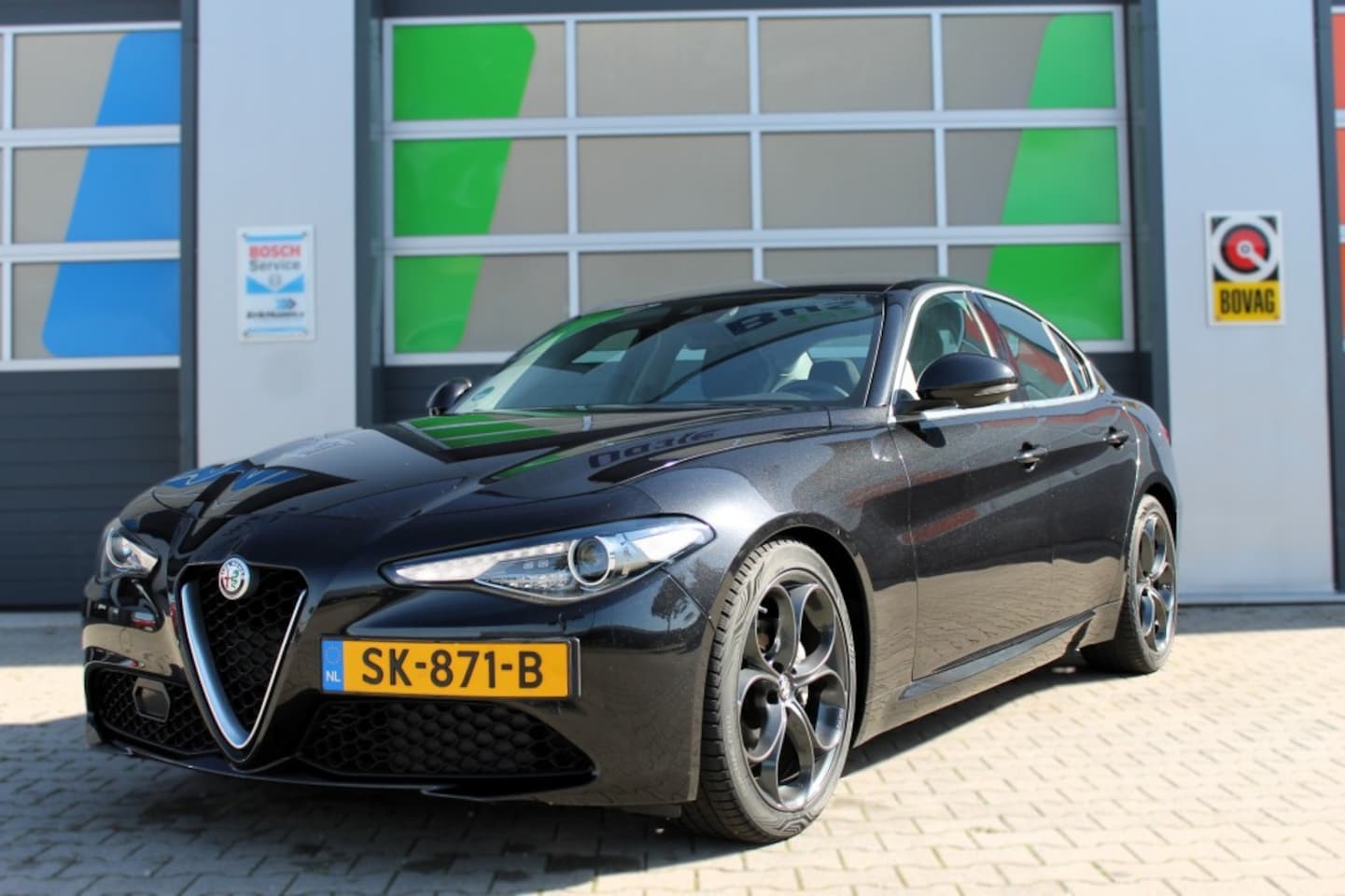 Alfa Romeo Giulia - 2.2 JTDm / 19 All Season/ Cruise Control / Navi - AutoWereld.nl
