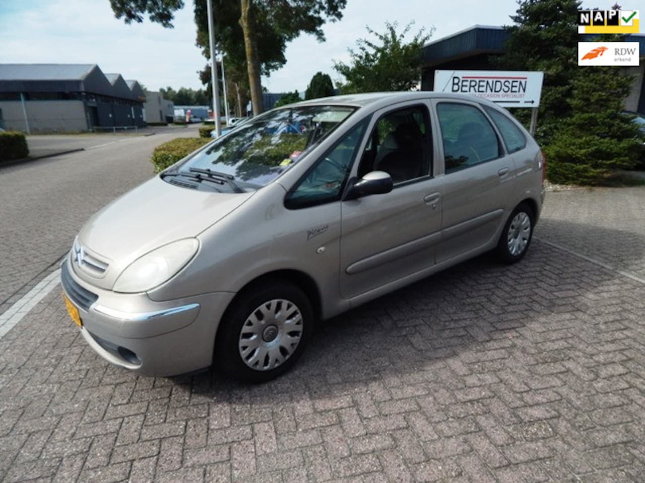 Citroën Xsara Picasso - 1.6i-16V Attraction AIRCO KOUD !! - AutoWereld.nl