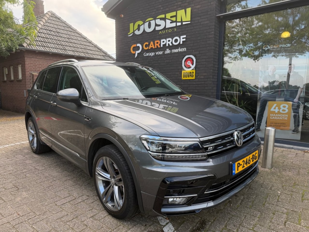 Volkswagen Tiguan - 2.0 TSI 4M. HL BUS R - AutoWereld.nl