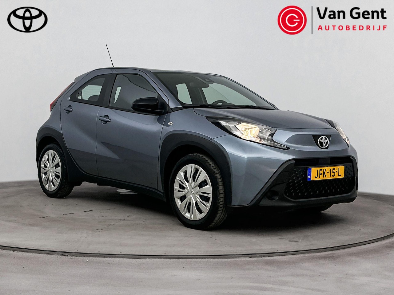 Toyota Aygo X - 1.0 VVT-i MT Play | Apple Carplay / Android Auto | Adaptive Cruise | Airco | Camera | Rijs - AutoWereld.nl