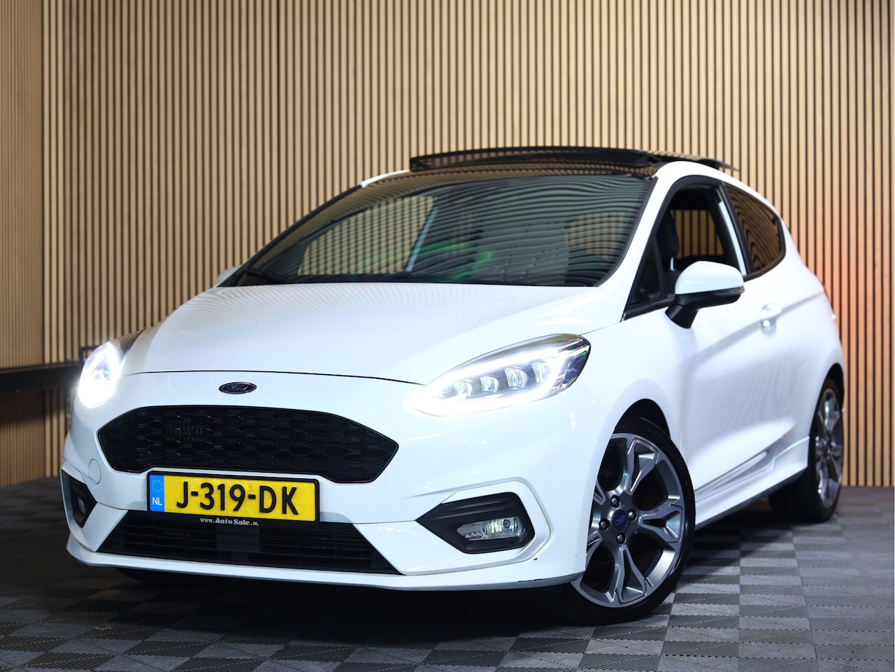 Ford Fiesta - 1.0 EcoBoost Titanium ST LINE SUPERSTAAT ! - AutoWereld.nl