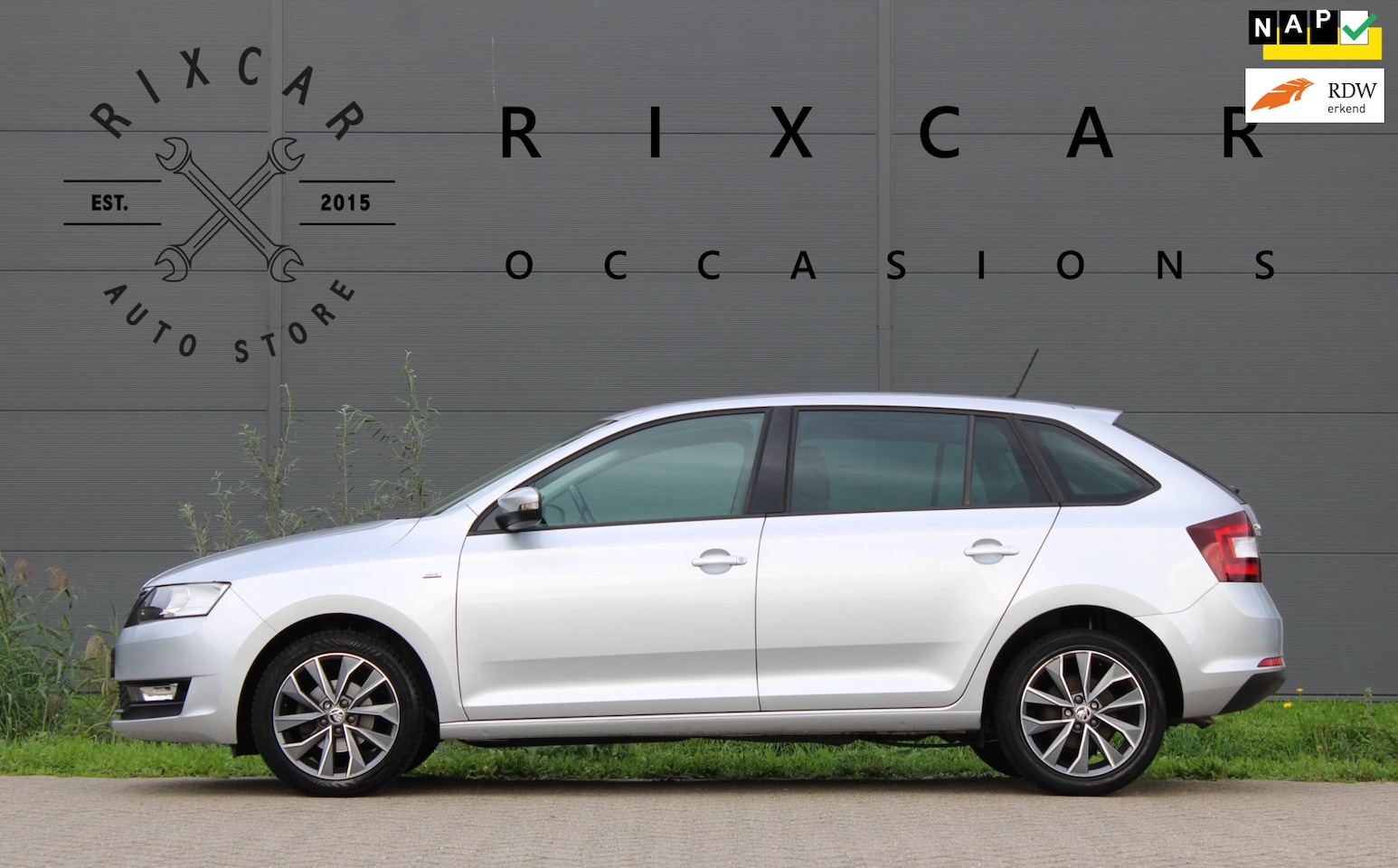 Skoda Rapid Spaceback - 1.0 TSI Drive Automaat Allseason Navi 1eEigenaar !!NIEUWBINNEN!! - AutoWereld.nl