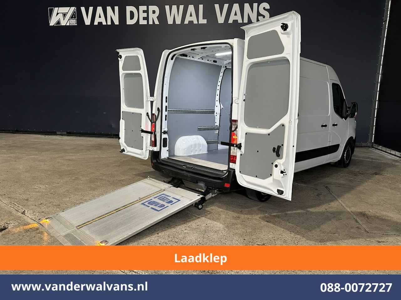 Renault Master - 2.3 dCi 150pk L2H2 Euro6 Airco | Laadklep | 2x Zijdeur | Camera | Navigatie | LED | Cruise - AutoWereld.nl