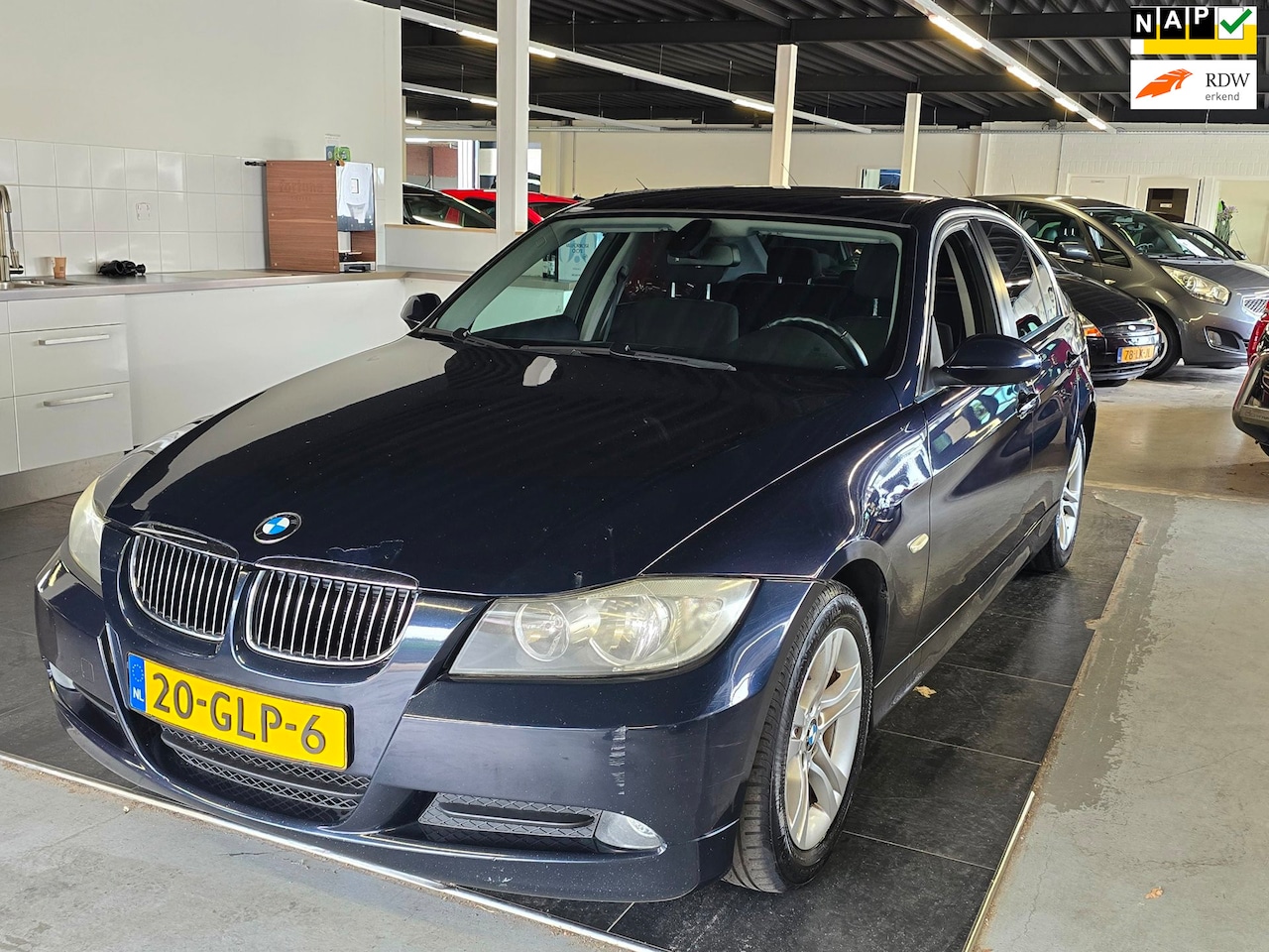 BMW 3-serie - 320i Executive/AIRCO/CRUISE/INRUIL KOOPJE/ - AutoWereld.nl