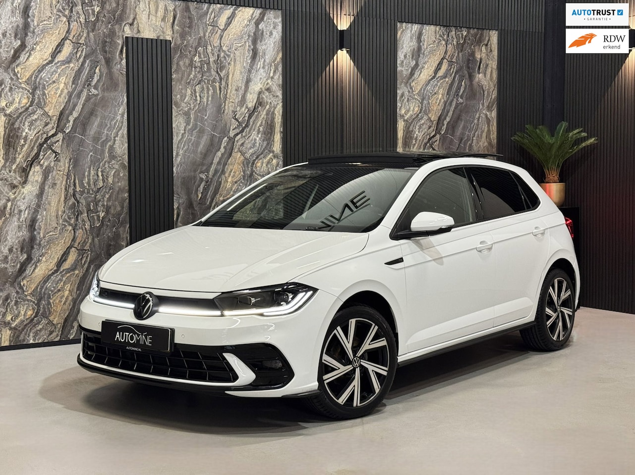 Volkswagen Polo - 1.0 TSI 3x R-line|PANO|BEATS|IQ|SFEER|KEYLESS|CAMERA|BOMVOL! - AutoWereld.nl