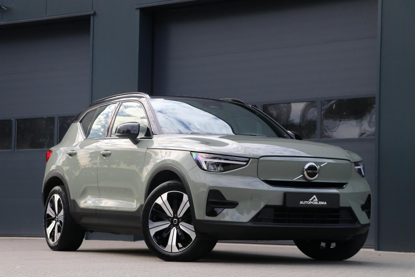Volvo XC40 - Recharge Pro 70kWh AdaptiveCruise Camera Stoel/stuur verwarming TwoTone Sage Green PilotAs - AutoWereld.nl
