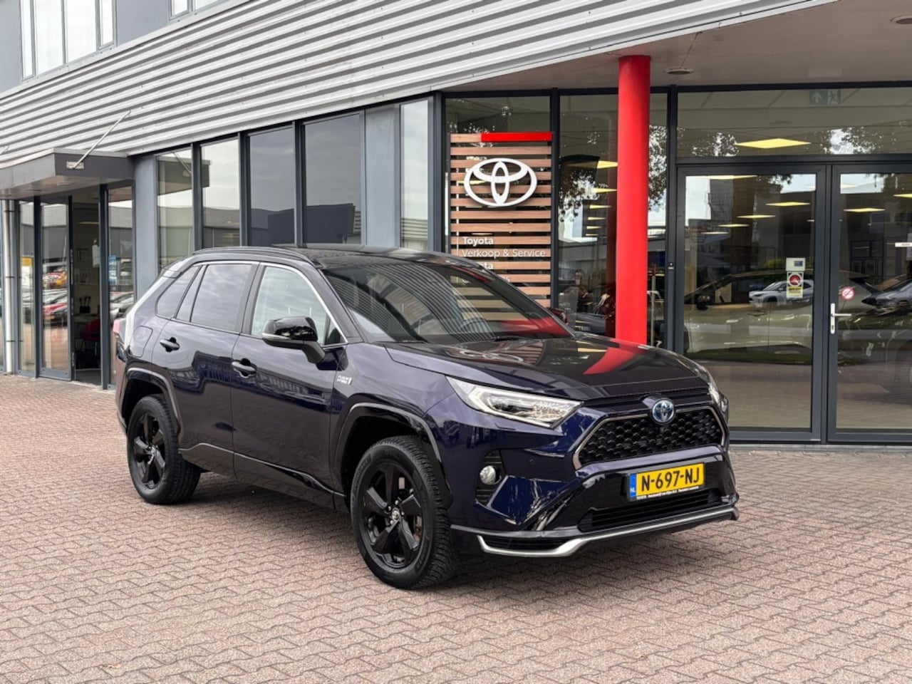 Toyota RAV4 - 2.5 Pl.Hyb. Bi-Tone+ | Full- options | Pano/ schuif-dak | JBL | Verw Voorruit | Head up | - AutoWereld.nl