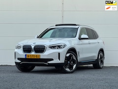 BMW iX3 - High Exe 80 kWh Org NL Pano Head up SOH 98% HK 360 Cam Mem seats Apple Dodehoek detectie L