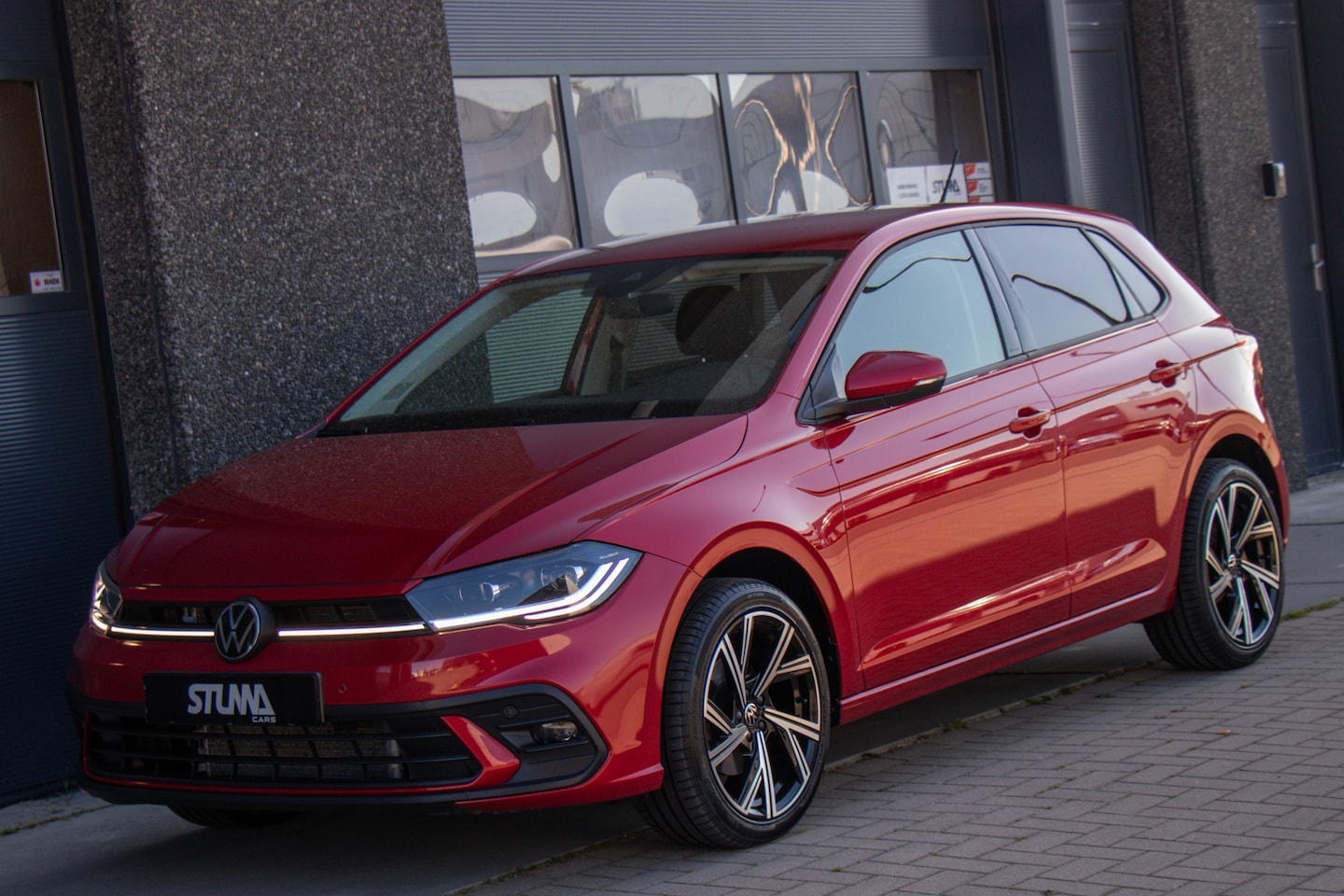 Volkswagen Polo - 1.0 TSI Business Life | DSG Automaat | Virtual | LED Bar | IQ Lights | 17" Bergamo | Camer - AutoWereld.nl
