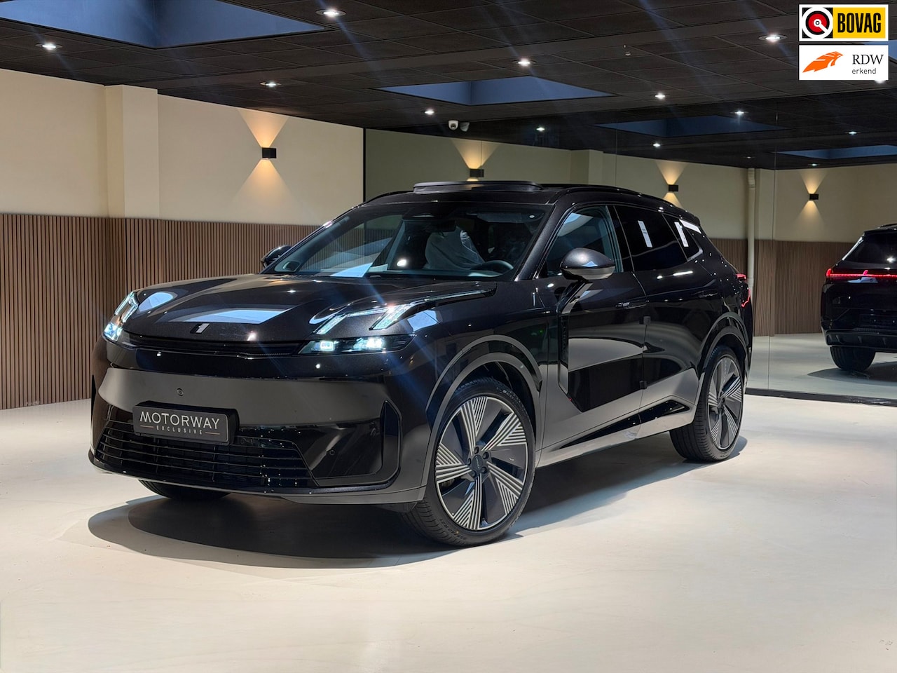 Lynk & Co 08 - 1.5 More|H&K|360|Pano|Stoel massage Verwarming en Ventilatie|200km elektrisch - AutoWereld.nl