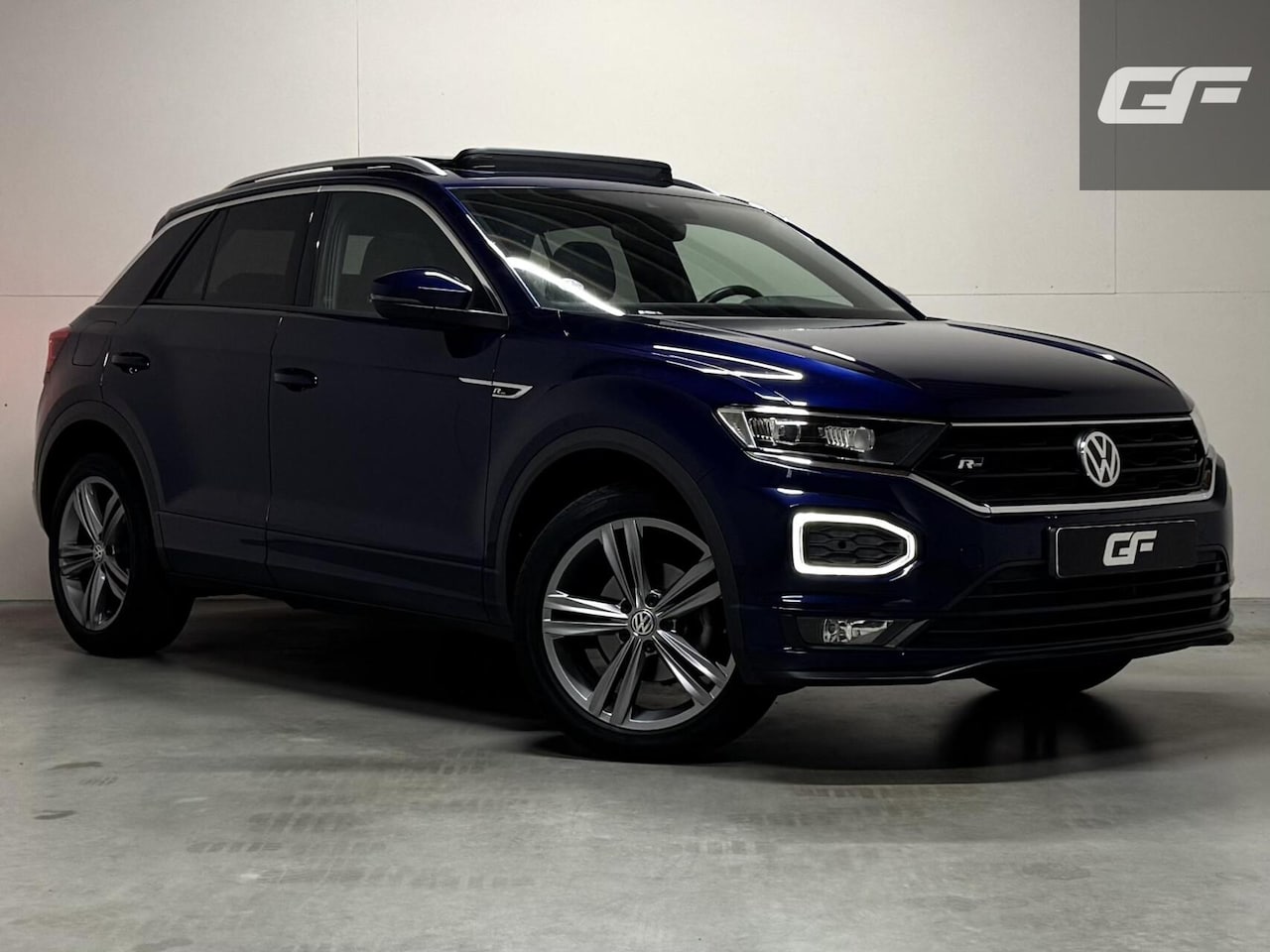 Volkswagen T-Roc - 1.5 TSI R-Line Pano Virtual Beats Camera NAP - AutoWereld.nl