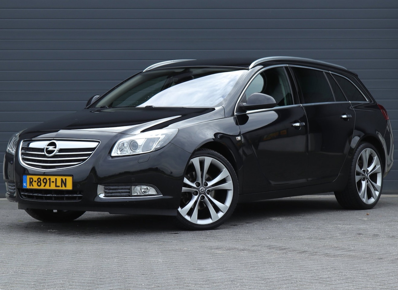Opel Insignia Sports Tourer - SW 1.6 Turbo LEDER / NAVI / XENON - AutoWereld.nl