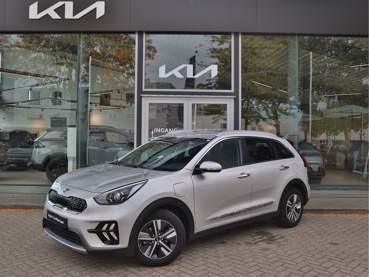 Kia Niro - 1.6 GDi PHEV Plug-In-Hybrid DynamicLine 20.696km! | Navigatie | Camera | Stoelverwarming | - AutoWereld.nl