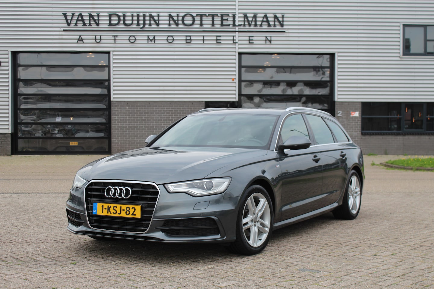 Audi A6 Avant - 2.0 TFSI S-line / Xenon / 18" LMV / N.A.P. - AutoWereld.nl