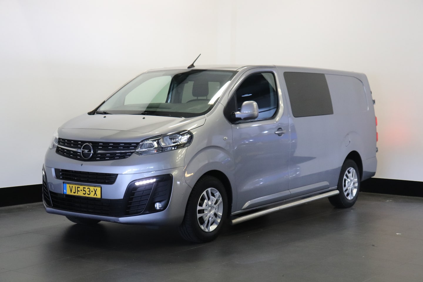 Opel Vivaro - 2.0 CDTI 122PK L3 Dubbele Cabine EURO 6 - Airco - Cruise - Camera - € 14.900,- Excl. - AutoWereld.nl