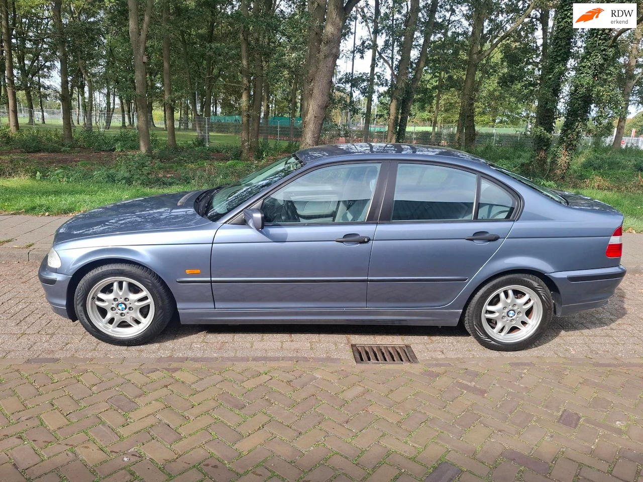 BMW 3-serie - 318i Executive apk 5-2027 km stand 191405 - AutoWereld.nl