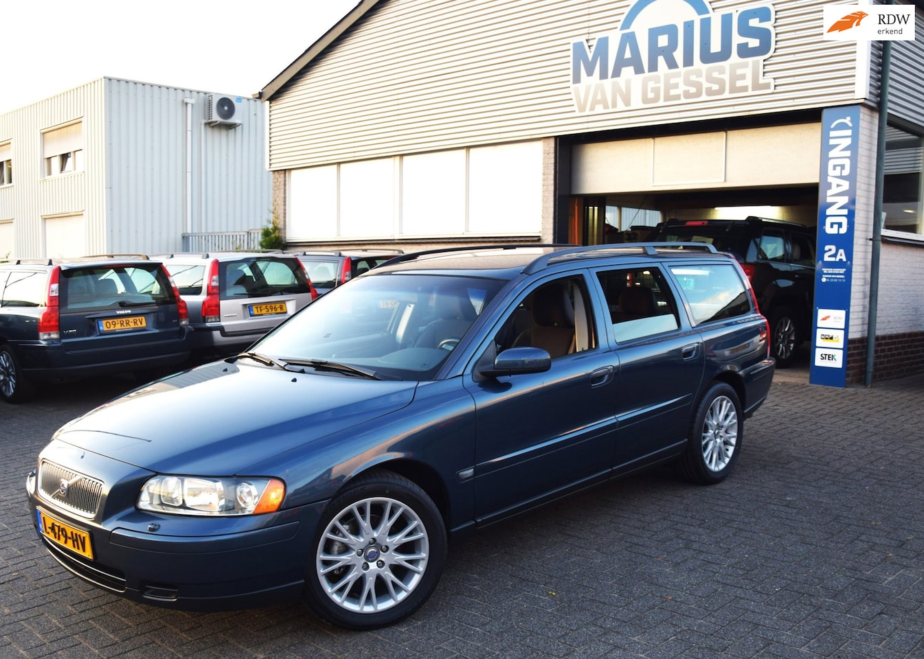 Volvo V70 - 2.4 Automaat Barents Blue 180 pk - AutoWereld.nl