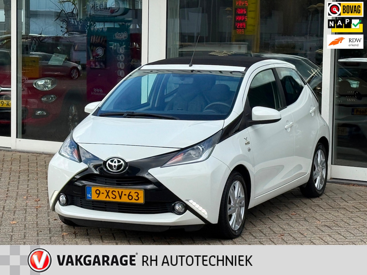 Toyota Aygo - 1.0 VVT-i x-wave 1.0 VVT-i x-wave - AutoWereld.nl