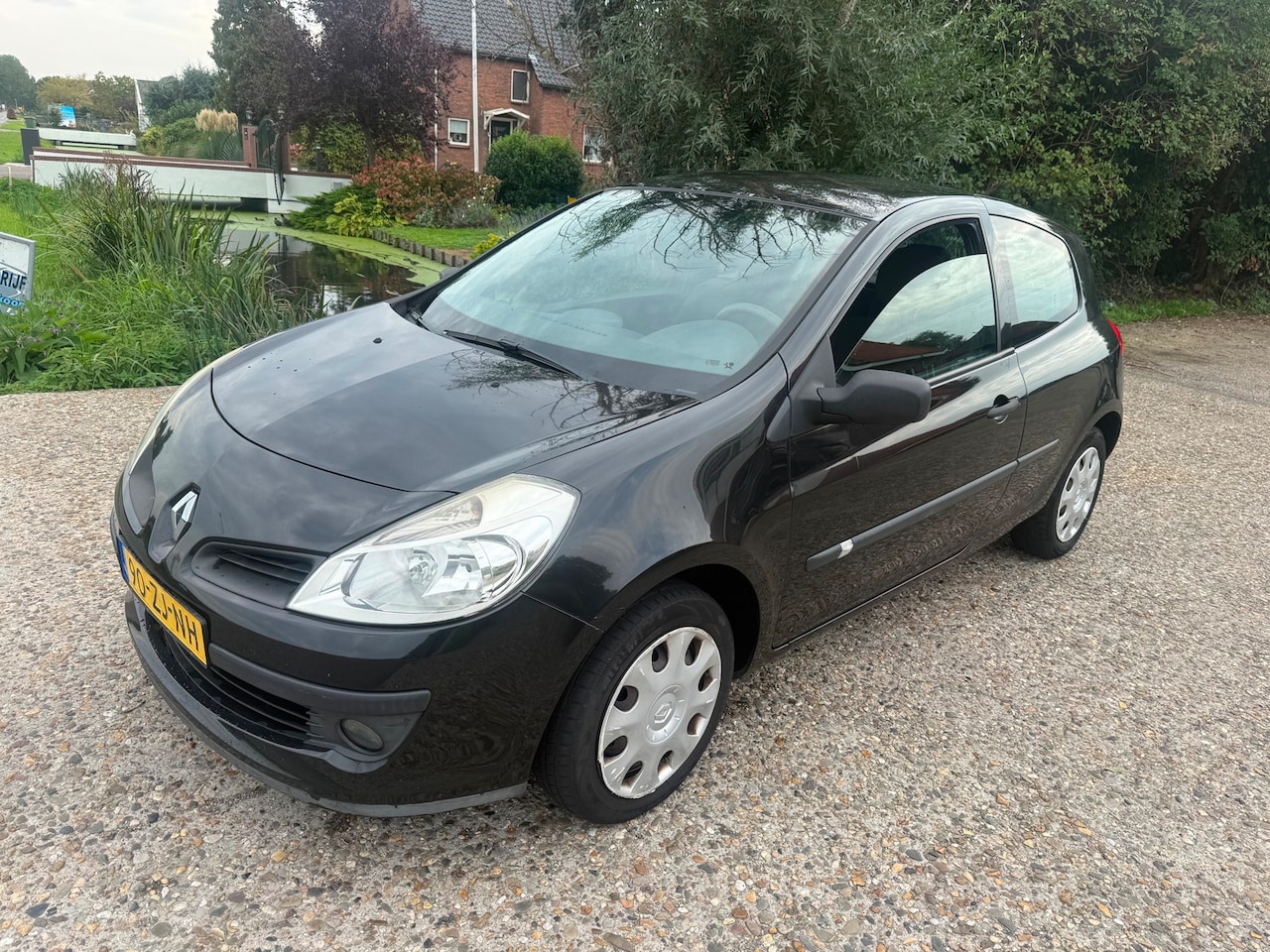 Renault Clio - 1.2-16V Special Line 1.2-16V Special Line - AutoWereld.nl