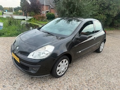 Renault Clio - 1.2-16V Special Line