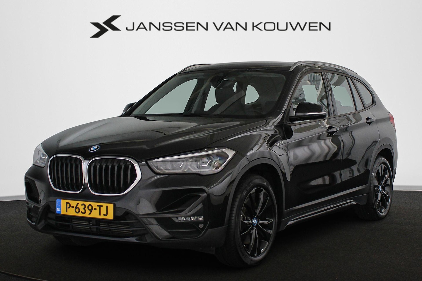 BMW X1 - xDrive25e Business Edition Plus Sport Line Apple CarPlay Leder Head-Up - AutoWereld.nl