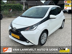 Toyota Aygo - 1.0 VVT-i x-play Airco, Bleutoot multi media