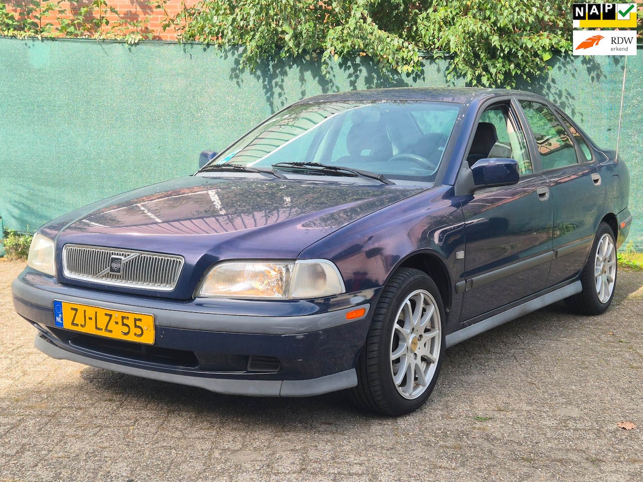 Volvo S40 - 1.8i *NIEUWE DISTRIBUTIE* ruime APK! - AutoWereld.nl