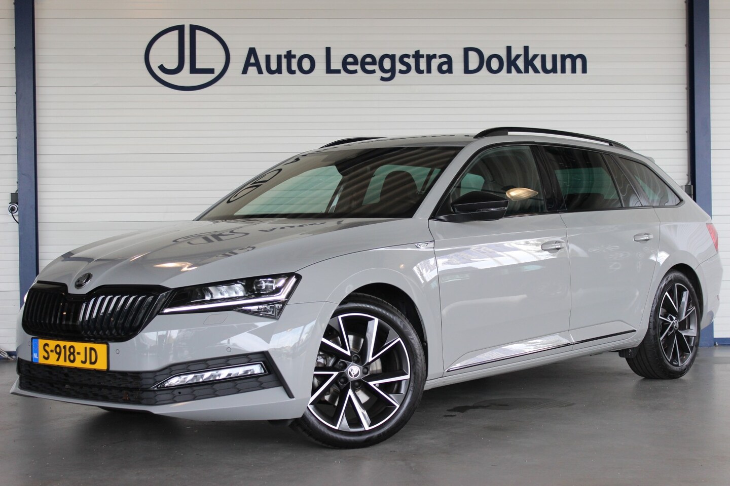 Skoda Superb Combi - 1.5 TSI ACT Sportline Business Trekhaak | Camera | Keyless | Adapt. Cruise | Virtual Cockp - AutoWereld.nl