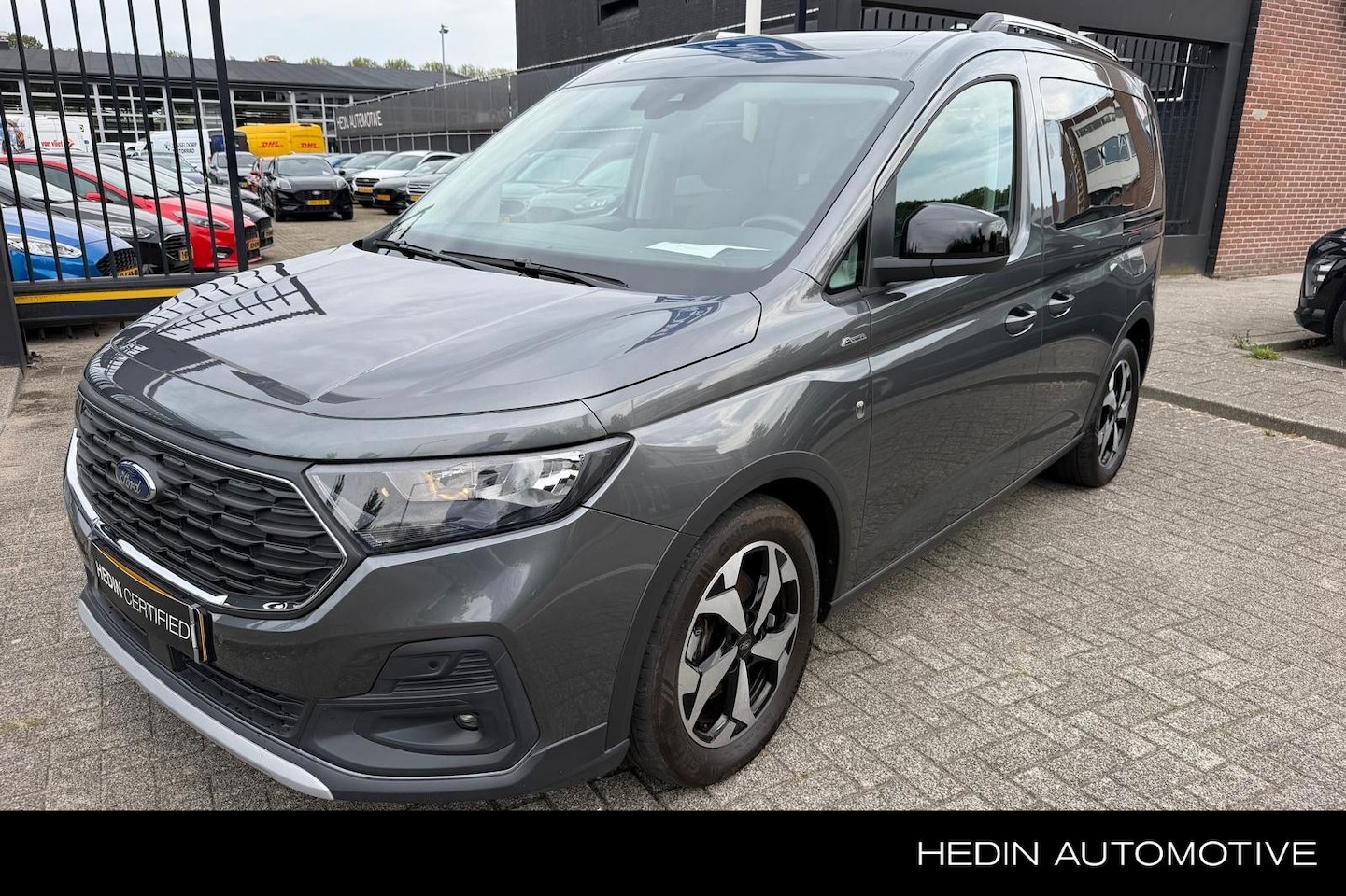 Ford Tourneo Connect - Active 1.5 Automaat | 7-Zitplaatsen | Panoramadak | Verwarmde voorruit | Navigatie - AutoWereld.nl