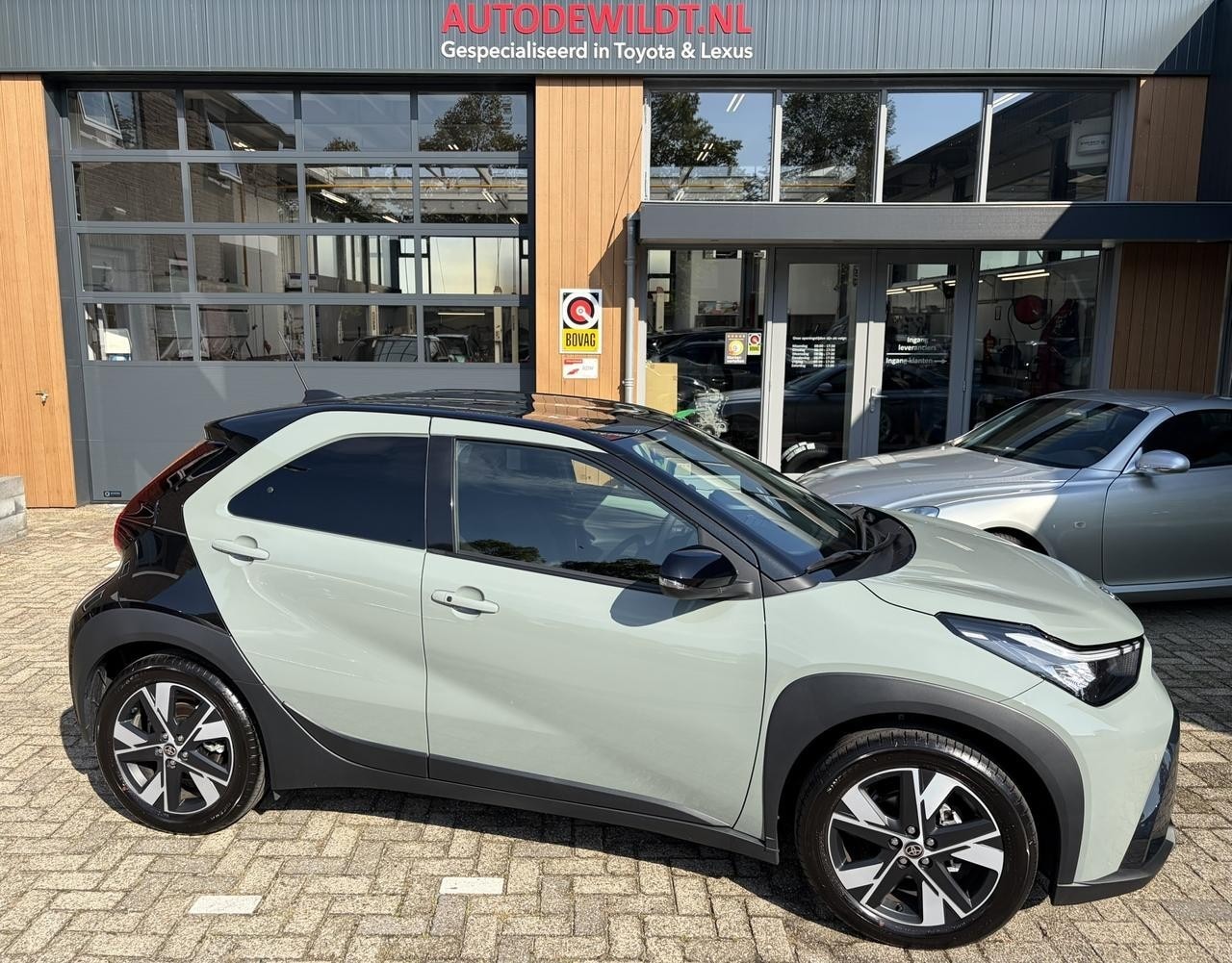 Toyota Aygo X - 1.5 Hybrid 115 Pulse + Smart Pack A/T - AutoWereld.nl