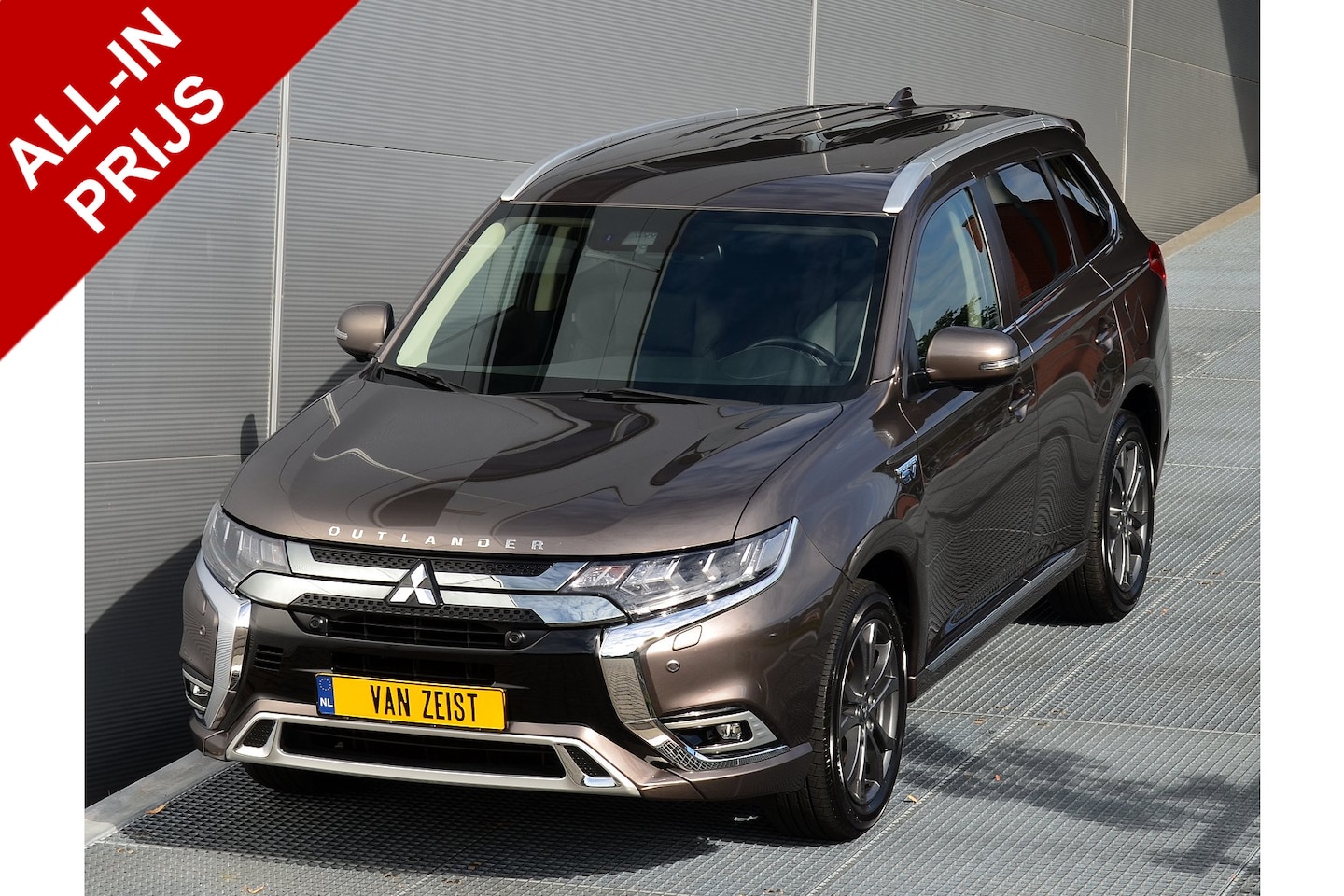 Mitsubishi Outlander - PHEV 2.4 INTENSE PLUS 4WD | PLUG IN HYBRID | SoH 85% | V2H | ADAPTIEF CRUISE | TREKHAAK 15 - AutoWereld.nl