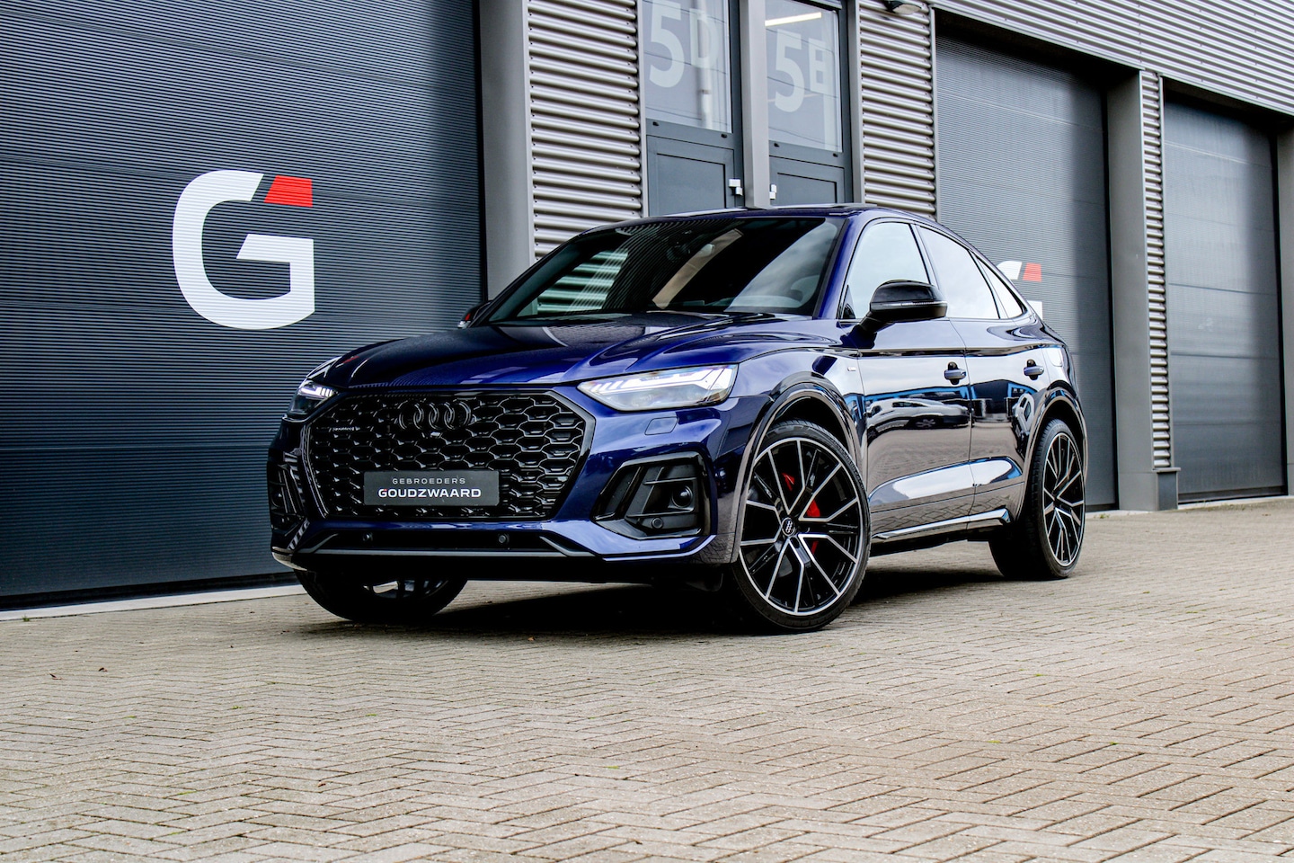 Audi Q5 Sportback - 55 TFSI e S edition Competition | Luchtvering | Pano | HUD | Standkachel | Trekhaak - AutoWereld.nl