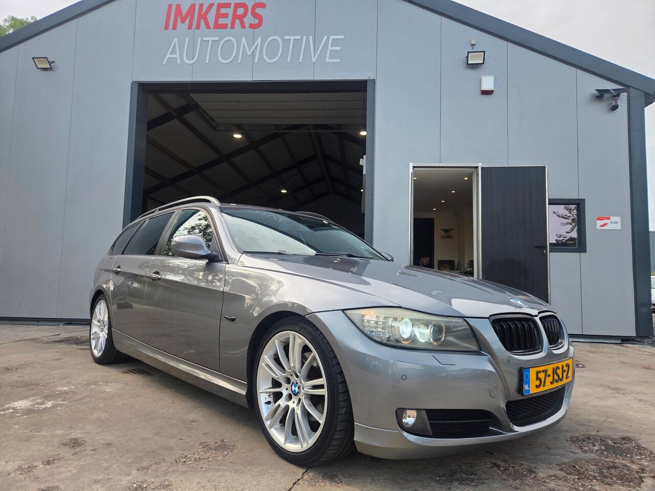 BMW 3-serie Touring - 318i | PDC | Stoelverw. | Xenon - AutoWereld.nl