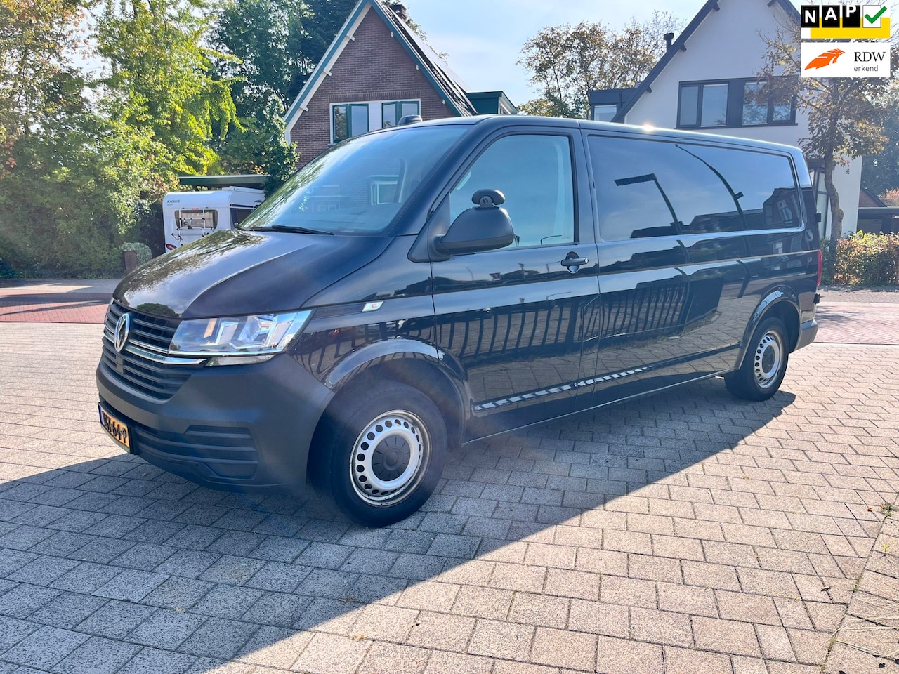 Volkswagen Transporter - 2.0 TDI L2H3 Ecc Navi Apple Carplay NAP NW APK PDC Facelift - AutoWereld.nl